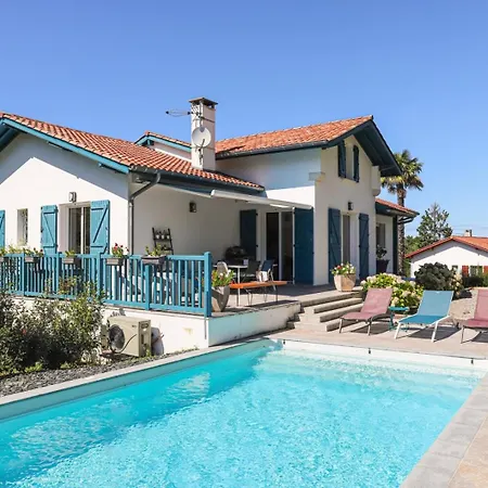 Txori Etxea Bed & Breakfast 3*